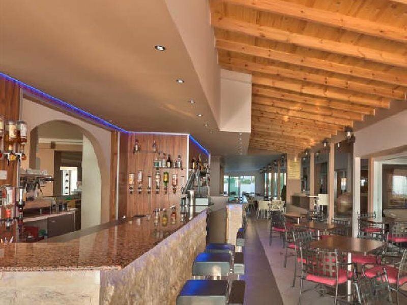 Mackenzie Beach Hotel Larnaca Exterior photo